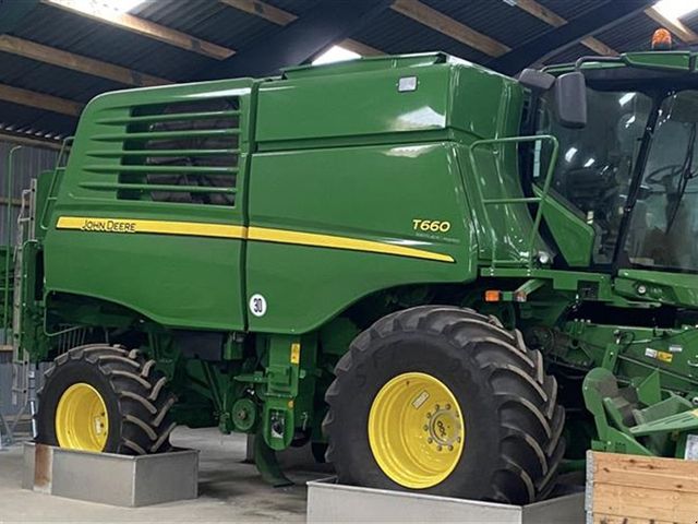 John Deere T660