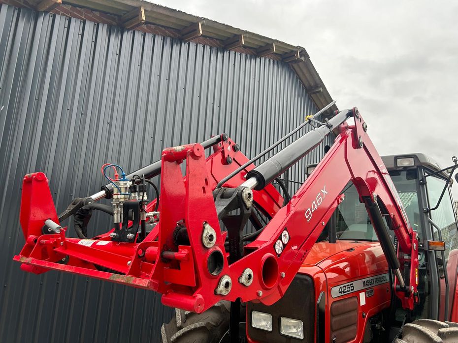 Massey Ferguson 4255 med MF 946 X læsser - Traktorer - Traktorer 4 wd - 2