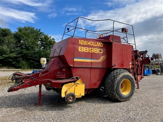 New Holland BB980