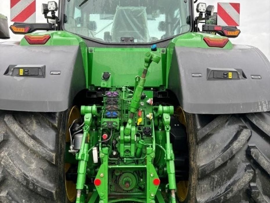 John Deere 8R410 e-AutoPower. Kun 700 timer. Ring til Ulrik på 40255544. Jeg snakker Jysk. - Traktorer - Traktorer 4 wd - 2
