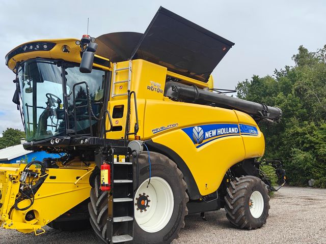 New Holland CR10.90
