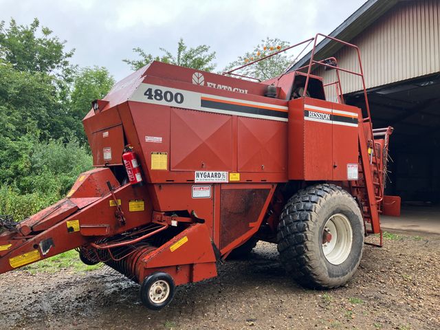Hesston 4800