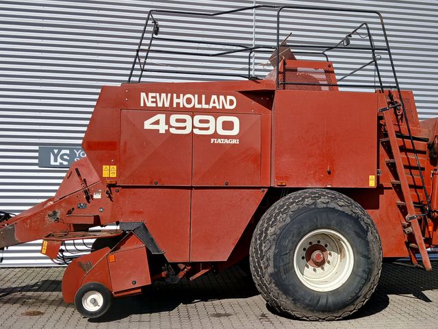 New Holland 4990