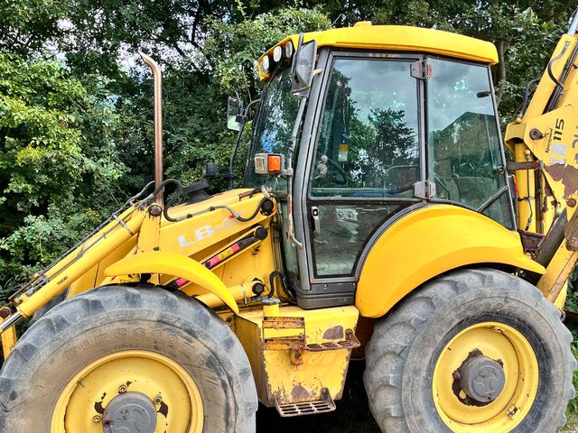 New Holland LB115