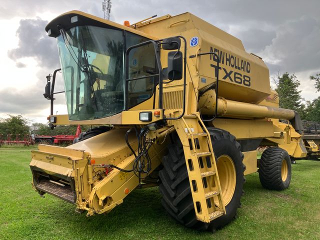 New Holland TX68