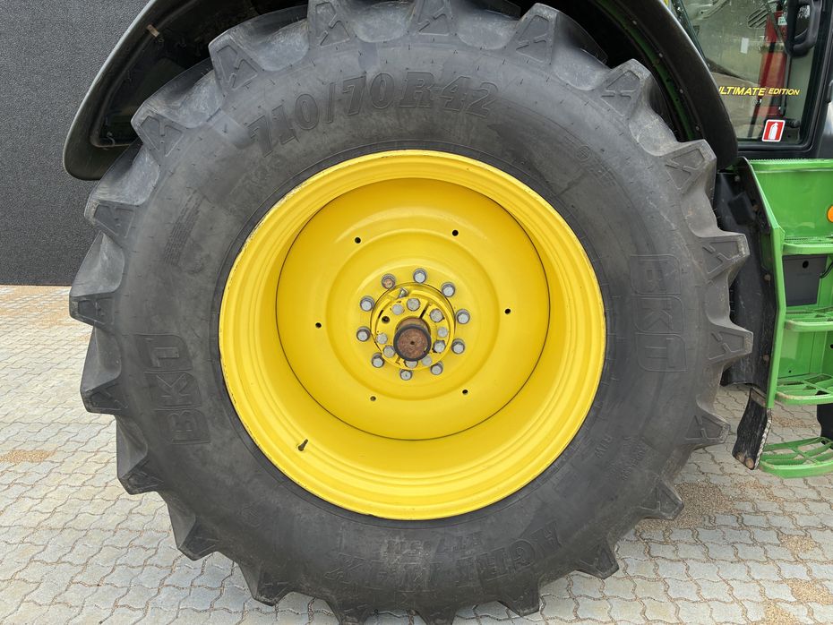 John Deere 6215R Ultimate Edition - Traktorer - Traktorer 4 wd - 9