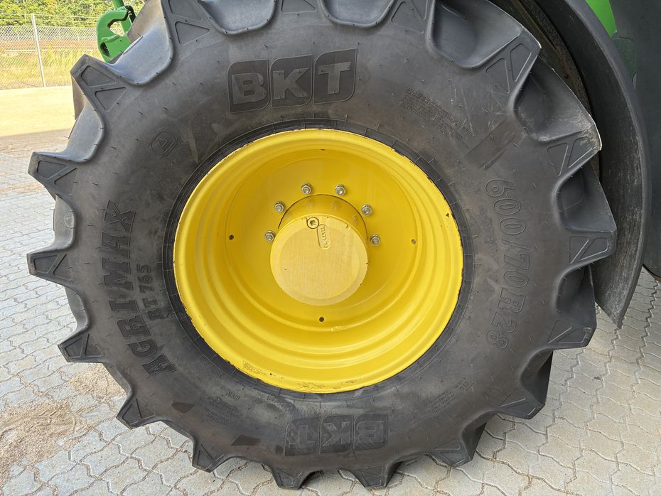 John Deere 6215R Ultimate Edition - Traktorer - Traktorer 4 wd - 8