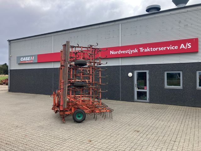 Fraugde 8m Futura bugseret