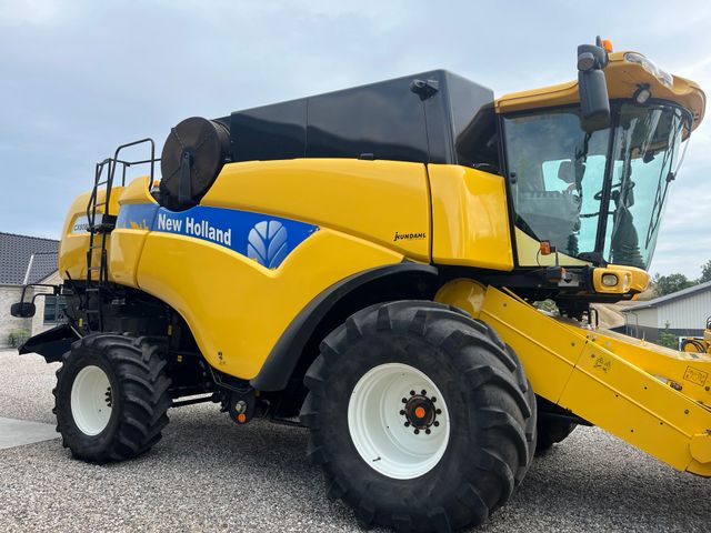 New Holland CX8080
