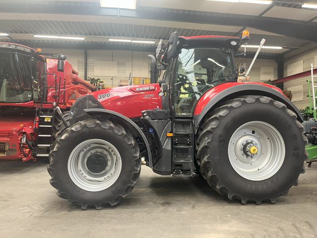 Case IH OPTUM 300 CVXDRIVE