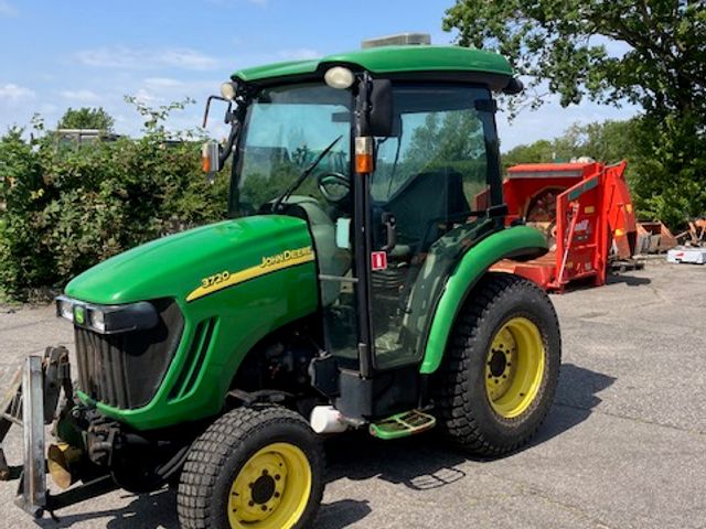 John Deere 3720