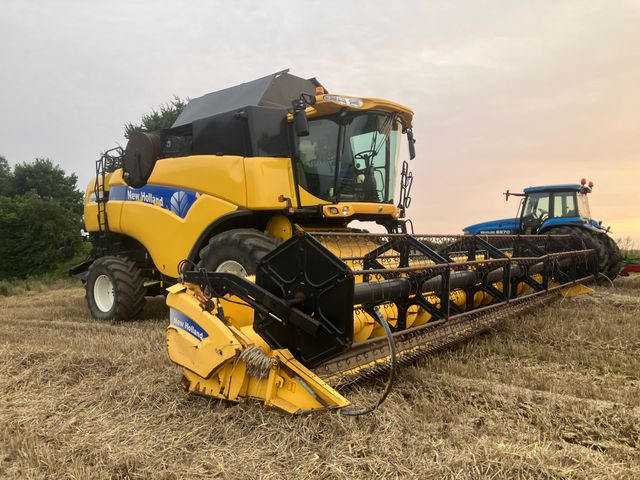 New Holland CX8090