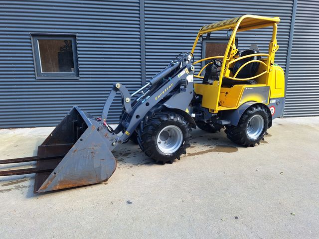 Eurotrac W12