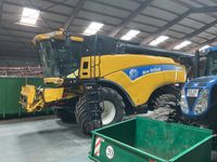 New Holland CX880 med skærebordsvogn - Høstmaskiner - Mejetærskere - 8