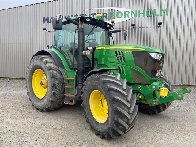 John Deere 6210R