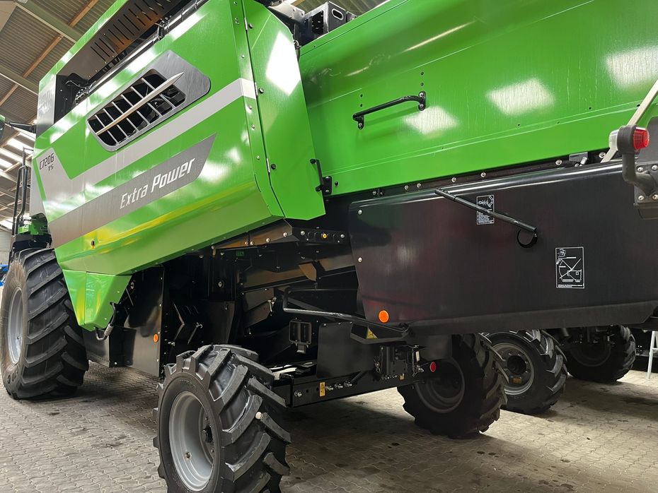Deutz-Fahr 7206 With 24feed - 7.2m header. New and unused Combine together with 7.2m header - Høstmaskiner - Mejetærskere - 19