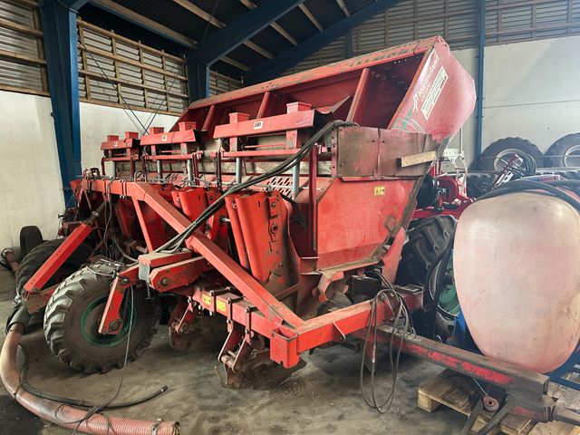 Kverneland UN-3300