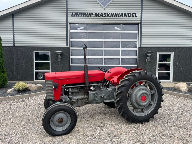 Massey Ferguson 65
