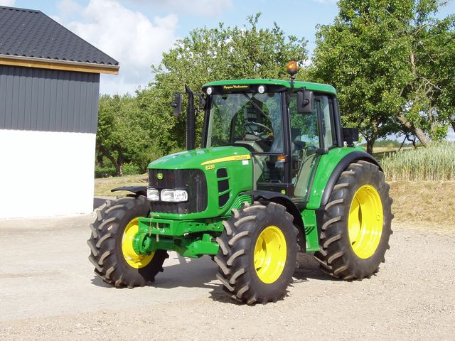 John Deere 6230