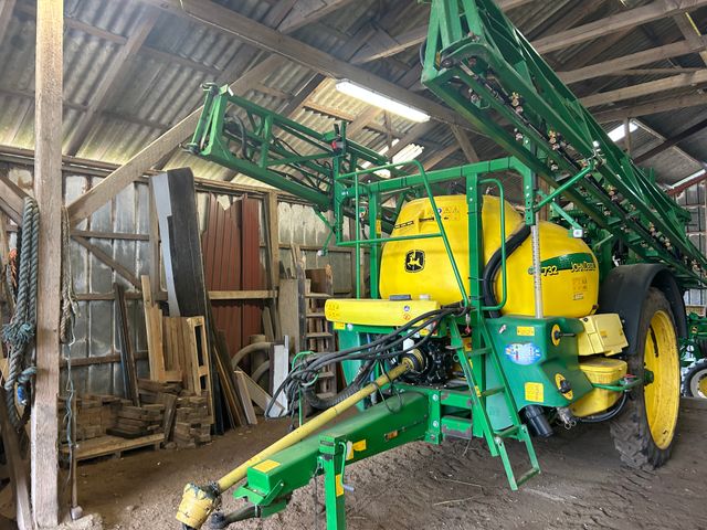 John Deere John Deere 732 Trailersprøjte 24 m.