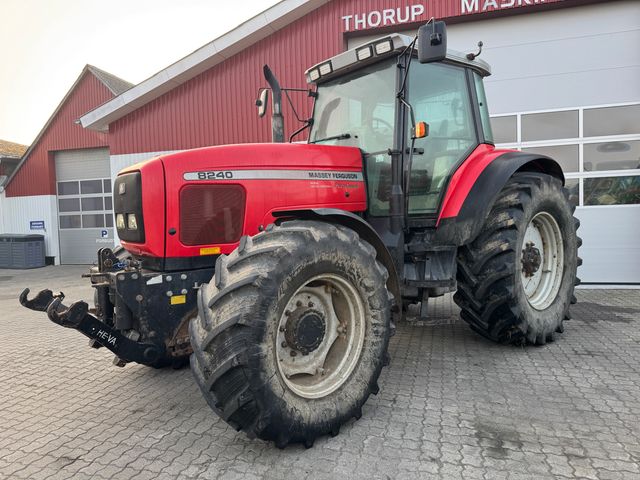 Massey Ferguson 8240