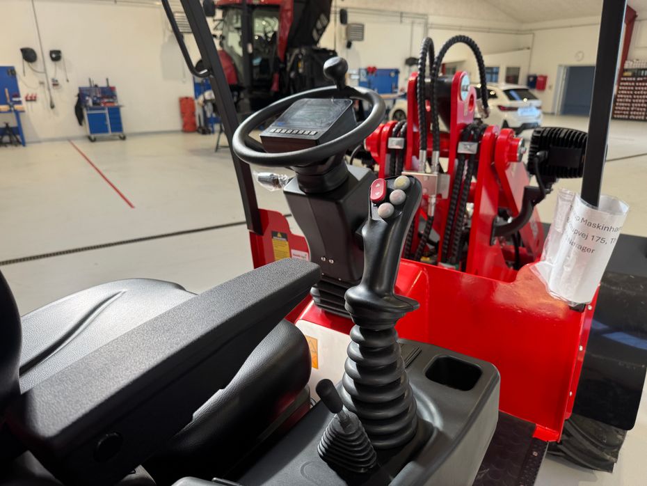 VM Loader 1036LX FABRIKSNY MED SKOVL OG PALLEGAFLER! ÆGTE BESTSELLER! - Læssemaskiner - Minilæssere - 17