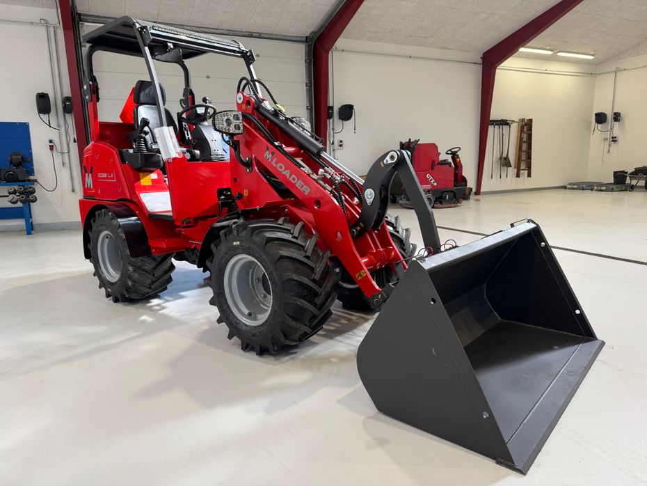 VM Loader 1036LX FABRIKSNY MED SKOVL OG PALLEGAFLER! ÆGTE BESTSELLER! - Læssemaskiner - Minilæssere - 12