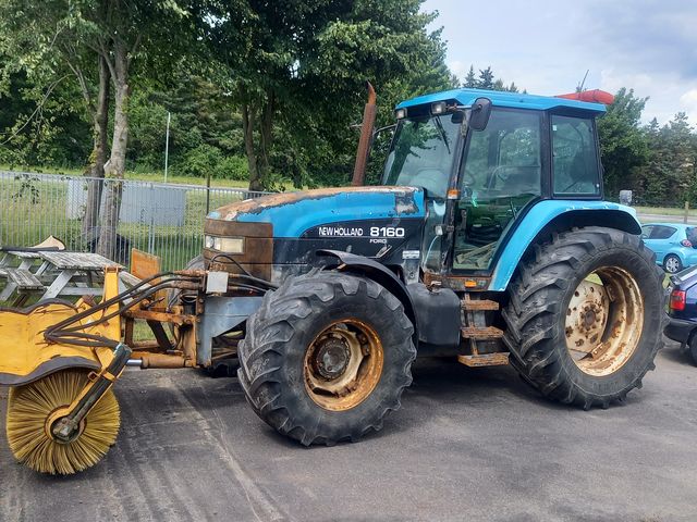 New Holland 8160