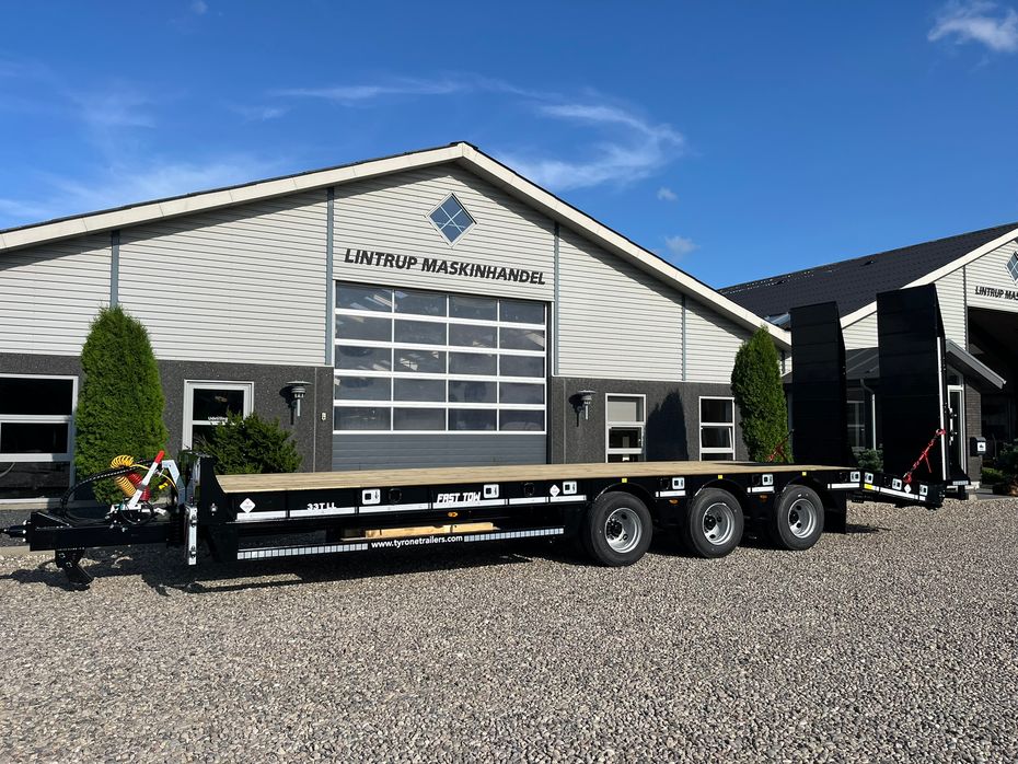Tyrone 33TLL LANG MODEL med kombi bremser, både luft og hydrauliske bremser. Affjedret træk og affjedret aksler. Med hydrauliske ramper og værktøjskasse - Vogne - Maskintransportvogne - 2