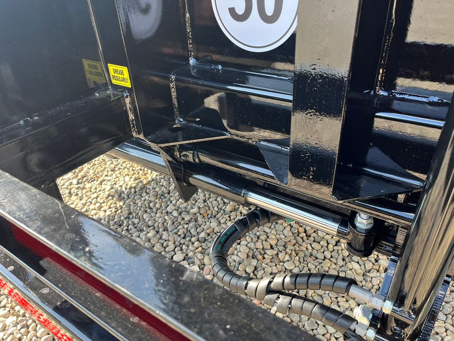 Tyrone 33TLL LANG MODEL med kombi bremser, både luft og hydrauliske bremser. Affjedret træk og affjedret aksler. Med hydrauliske ramper og værktøjskasse - Vogne - Maskintransportvogne - 11