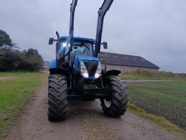 New Holland T7060 PC med ÅLØ Q 76 frontlæsser
