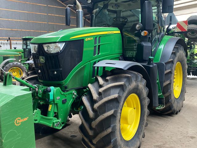 John Deere 6250R