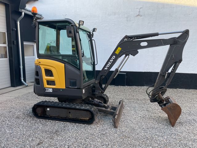Volvo EC20D