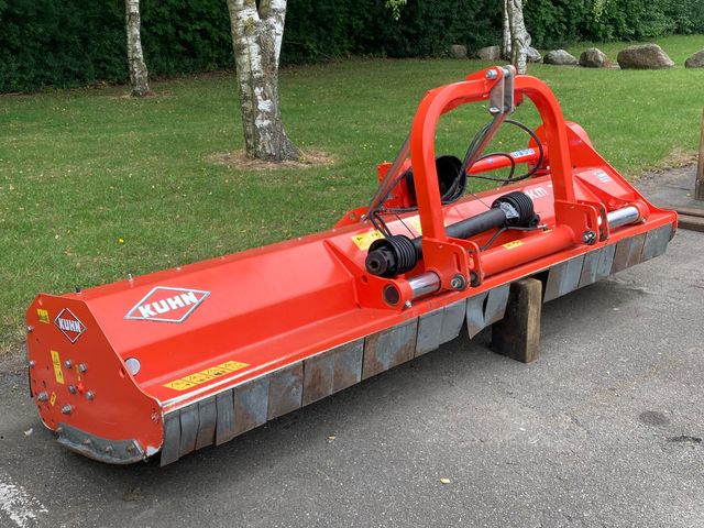Kuhn VKM 305