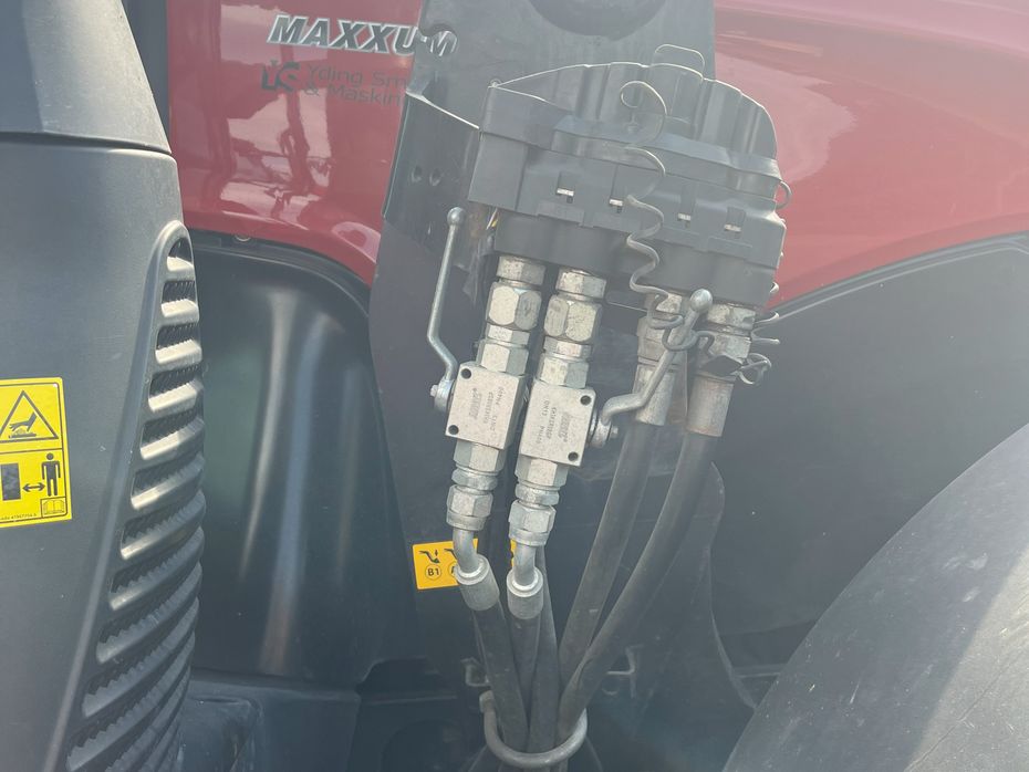 Case IH Maxxum 145 CVX M. Frontlæsserbeslag - Traktorer - Traktorer 4 wd - 5