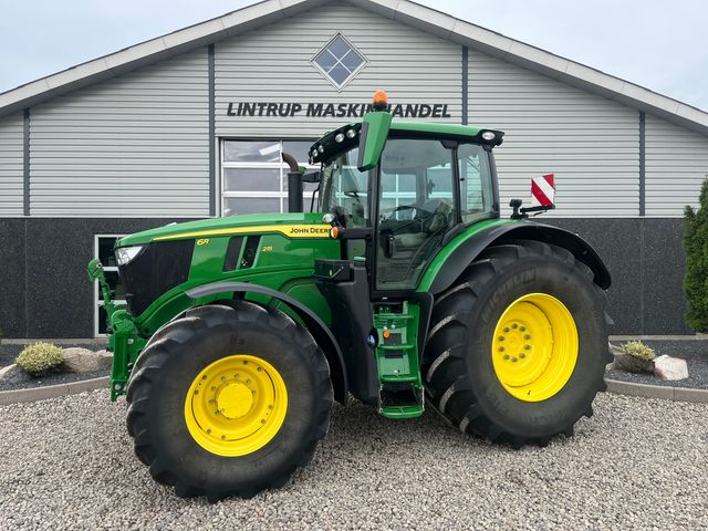 John Deere 6R 215