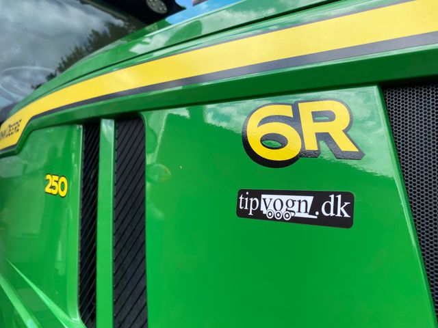 John Deere 6R250
