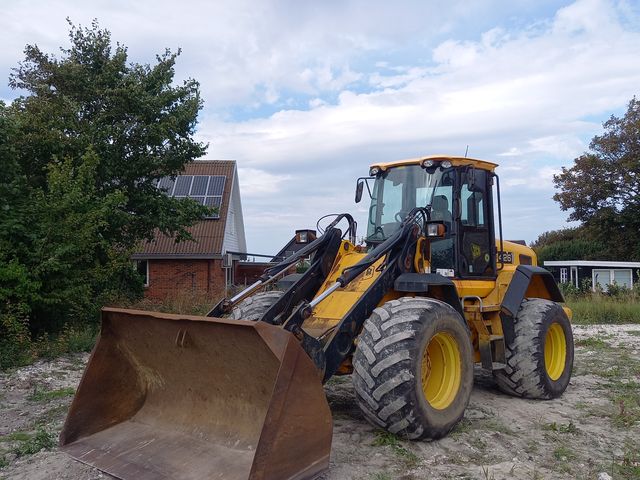 JCB 426