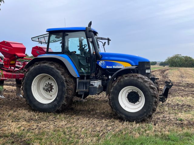 New Holland TM190