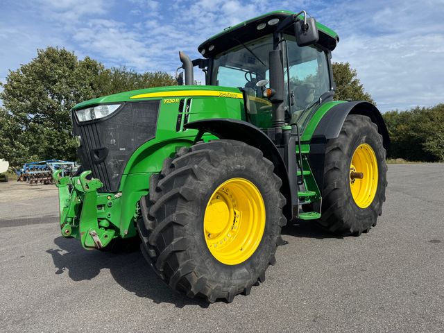 John Deere 7230R