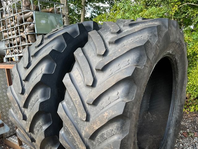 BKT 650/65R42