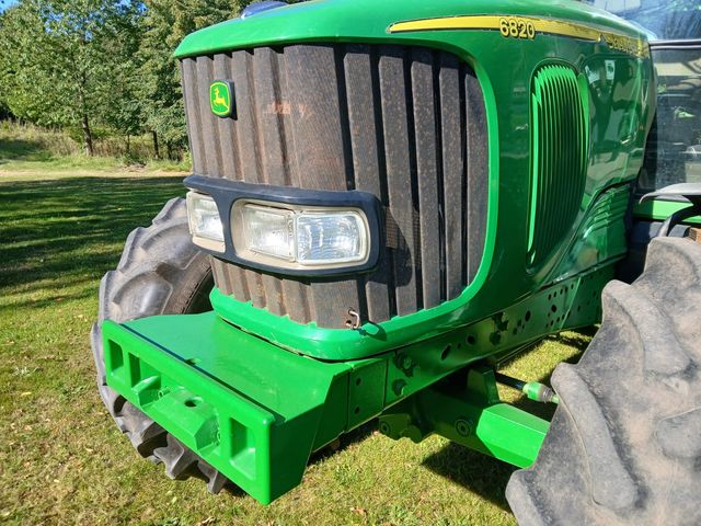 John Deere 6820