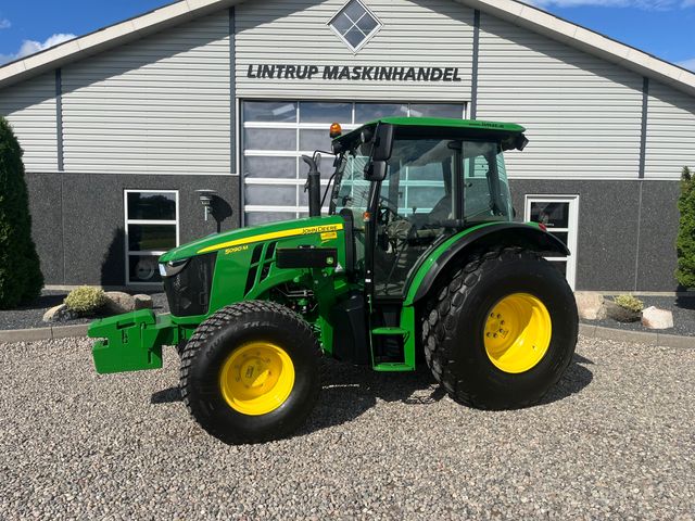 John Deere 5090 M