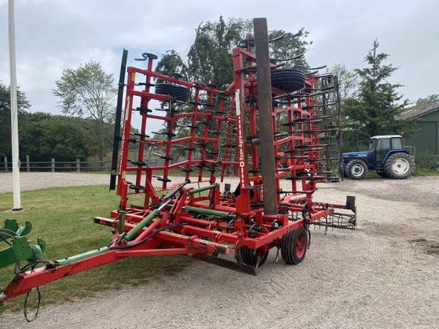 Scan Agro 6,8 meter med planerplanke, efterharve og rotorsmulrer.