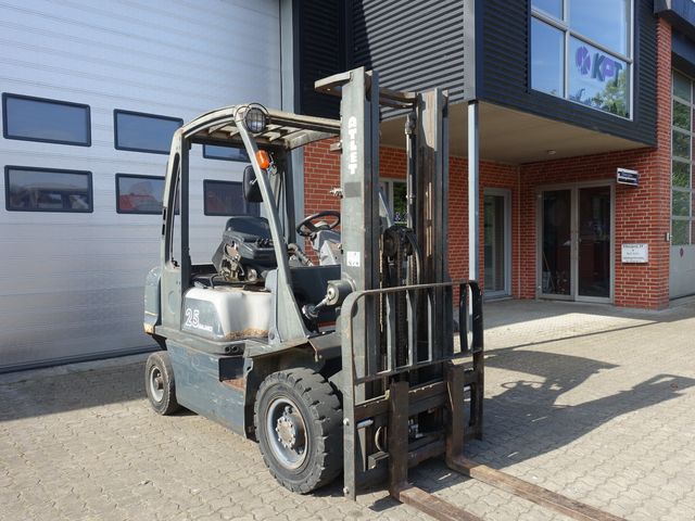 Nissan Atlet Y1D2A25T