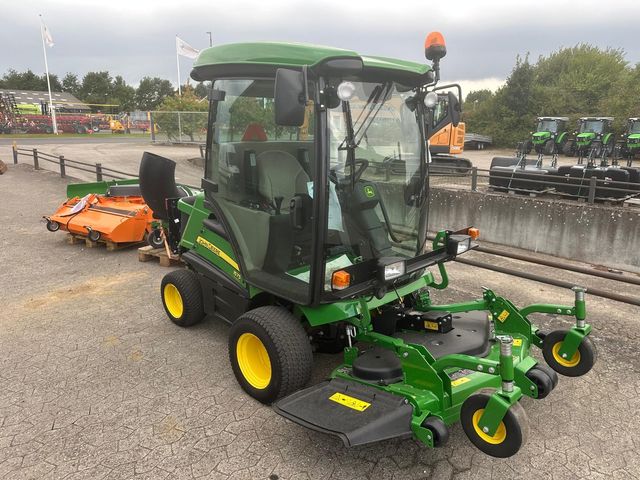 John Deere 1575