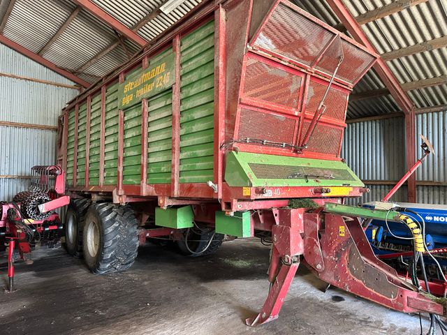 Strautmann Giga-Trailer 2246