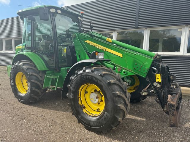 John Deere 3800