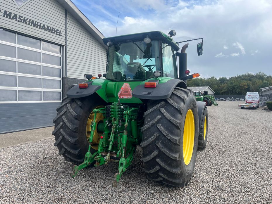 John Deere 8230 Med frontlift - Traktorer - Traktorer 4 wd - 15