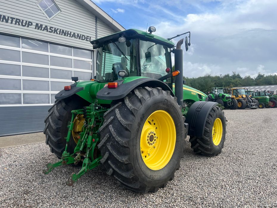 John Deere 8230 Med frontlift - Traktorer - Traktorer 4 wd - 14